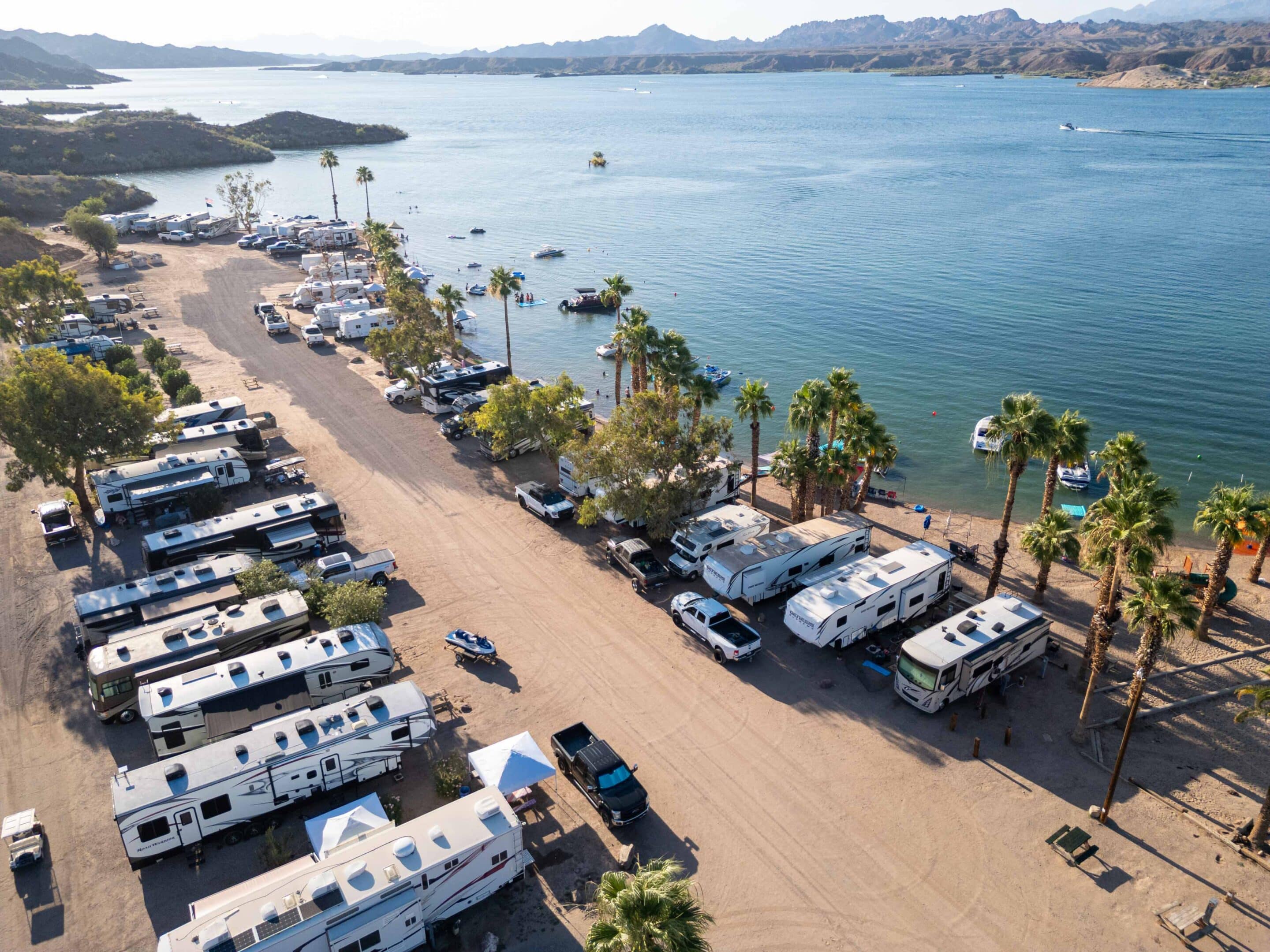 Hotel Rooms and Rentals at Black Meadow Landing on Lake Havasu